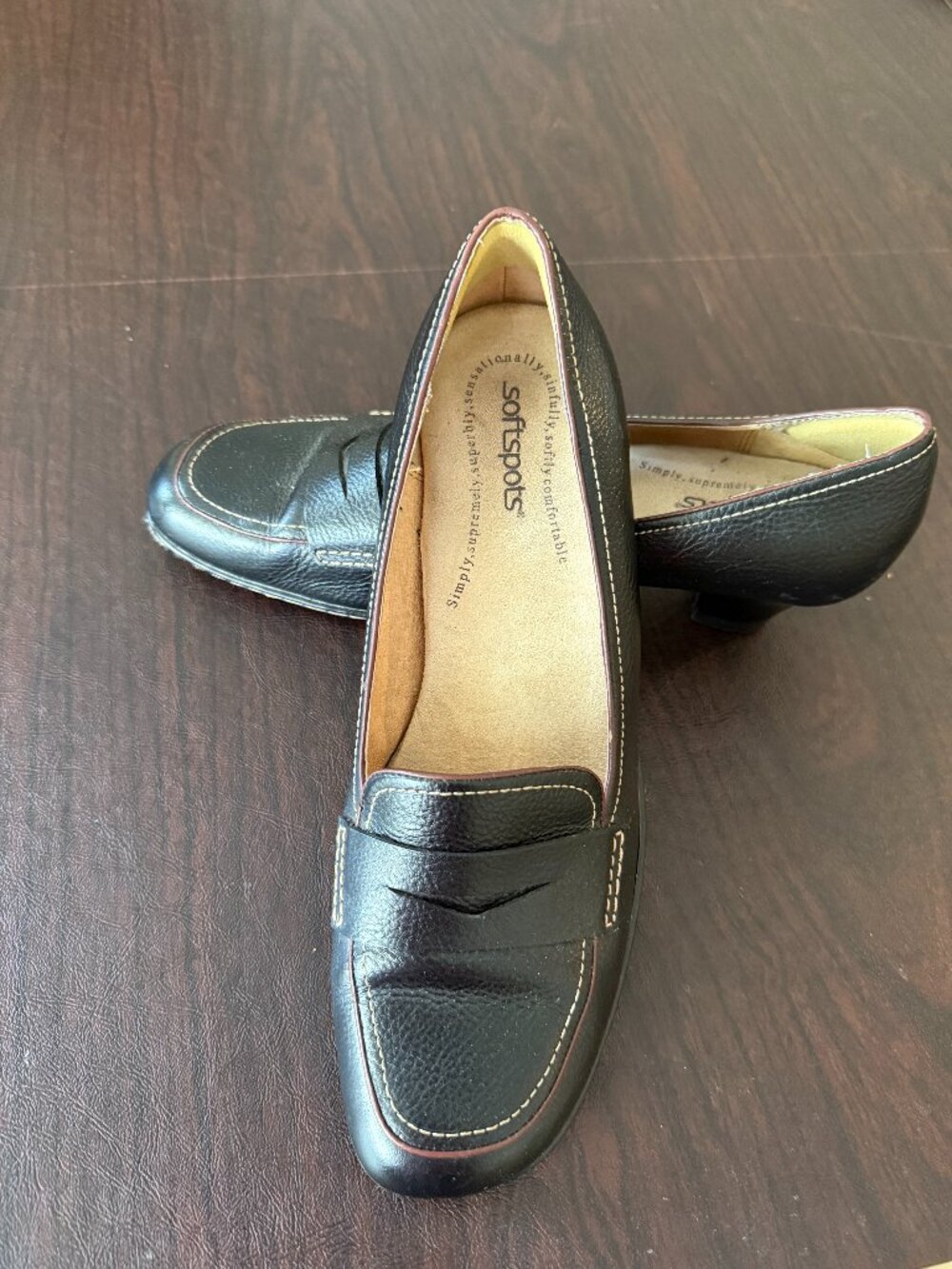 Size 11 Black LEATHER Softspots Cushioned Loafers